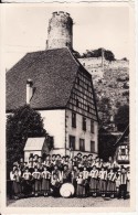 Carte Postale Photo De KAYSERSBERG (Haut-Rhin) Groupe Folklorique Alsace Avec Accordéon Tour Du Château - VOIR 2 SCANS - - Kaysersberg