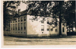 Oosterhout  Gemeentehuis - Oosterhout