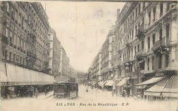 69 LYON - Rue De La République - Tramways - Otros & Sin Clasificación