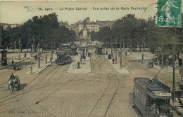 69 LYON - La Rue Carnot - Vue Prise De La Gare Perrache - Tramways - Autres & Non Classés