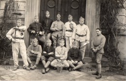 CPA 605 - MILITARIA - Carte Photo Militaire - Soldats à DOUAUMON Caserne VERDUN - Kazerne