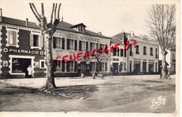 40 - MORCENX - AVENUE DU MARECHAL FOCH   - PHARMACIE  HOTEL DU COMMERCE- CARTE PHOTO - Morcenx