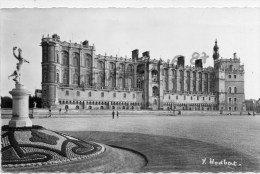 78 -ST  SAINT GERMAIN EN LAYE - - LE CHATEAU SUR L' ESPLANADE - St. Germain En Laye (castle)