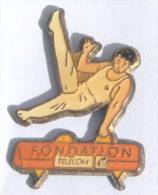 Pin's  FONDATION FRANCE TELECOM - Gymnaste Sur Cheval D'arçon  - D738 - France Telecom