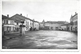 VILLARS LES DOMBES - Place Du Marché - Villars-les-Dombes