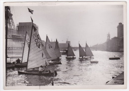 17 Oct. 1937 - Paris - Exposition Internationale - Manifestation Du Yachting Motor Club De France ... Photo De Presse - Lieux