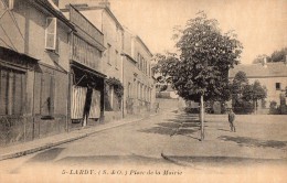 LARDY --Place De La Mairie - Lardy