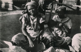 ETHNIQUES ET CULTURES - AFRIQUE - SÉNÉGAL - Préparation Du Couscous (avec Femme Allaitant Son Bébé) - Non Classés