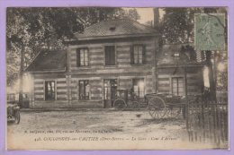 79 - COULONGES Sur L'AUTIZE -- La Gare - Cour D'arrivée - Coulonges-sur-l'Autize