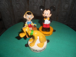 3 FIGURINES DISNEYLAND Paris  MICKEY  PLUTO  PINOCCHIO - Disney