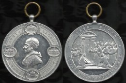 MEDAILLE EN ALUMINIUM DE LEON XIII . - Autres & Non Classés