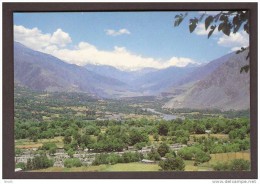 353-Postcard, Chitral Vally Pakistan, Mountains Unused ** - Pakistán