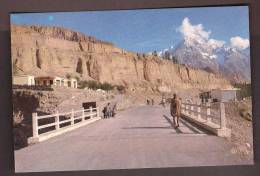 369-Postcard, Sust Boarder, Silk Road Hunza Pakistan, Mountains ** - Pakistán