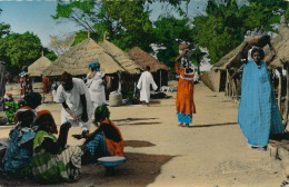 ETHNIQUES ET CULTURES  - L´AFRIQUE EN COULEURS - Village Africain - Ohne Zuordnung