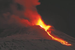 (T22-013 )  Vulkan Volcano Volcan Volcán , Prestamped Card, Postal Stationery - Volcanes