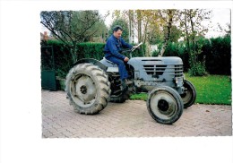 21 - Côte D'Or - VARANGES - N° 13 - M. Brullebaut - Restaurateur De Tracteurs - Tracteur Gros Plan LABOURIER - Tractores