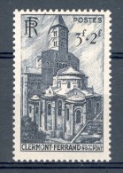 VARIÉTÉS FRANCE 1947 N° 773 NOTRE-DAME DU PORT RF POSTES 3f+2f  NEUF **  GOMME NUANCE COULEUR - Nuevos