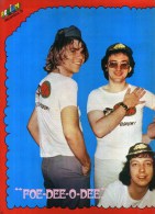 - POSTER  RUBETTES . DOUBLE PAGE DU MAGAZINE PODIUM 1975 . - Plakate & Poster