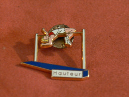 PIN´S JEUX OLYMPIQUES BARCELONE 1992  ARTHUS BERTRAND COFFRET  DU DECATHLON C PLAZIAT  SAUT EN  HAUTEUR - Arthus Bertrand