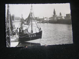 Bateau - N°13 / Dunkerque (Nord )  Bassin Des Pêcheurs /  Circulé  Non   .- - Remolcadores