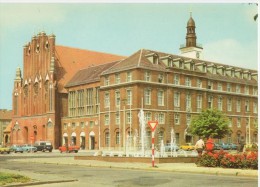 Frankfurt A.d. Oder - Rathaus With Lot Of Old Cars (Trabant)  Foto - Lehmann - Frankfurt A. D. Oder