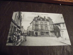 A165.CPA...61..ORNE..ECOUCHE..Place Du Marché..  Rare Beau Plan Animé.. Ecrite & Voyagée 1930 - Ecouche