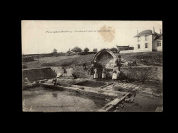 56 - PLUVIGNER - Fontaine Et Lavoir - Pluvigner