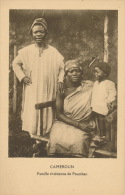 ETHNIQUES ET CULTURES - AFRIQUE - CAMEROUN - Famille Chrétienne De Foumban - Non Classificati