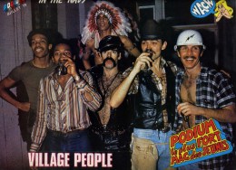 - 2 PAGES DU MAGAZINE PODIUM SUR LES VILLAGE PEOPLE   . - Afiches & Pósters