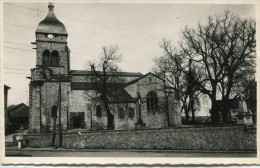 CPSM 63 ST GERVAIS D AUVERGNE L EGLISE LE MONUMENT AUX MORTS 1914 1918 - Saint Gervais D'Auvergne