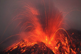 (T22-027 )  Vulkan Volcano Volcan Volcán , Prestamped Card, Postal Stationery - Volcanos