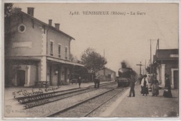 3488 VENISSIEUX  LA GAREOURS DEPART D´UN TRAIN - Vénissieux