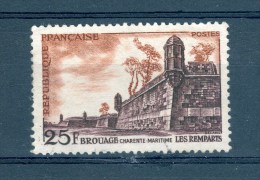 VARIÉTÉS FRANCE 1955 N° 1042 BROUAGE 25 F OBLITÉRÉ  SANS GOMME - Used Stamps