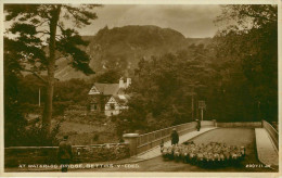 Royaume-Uni - Pays De Galles - Caernarvonshire - AT Waterloo Bridge , Bettws Y Coed. - Animaux - Moutons - état - Caernarvonshire