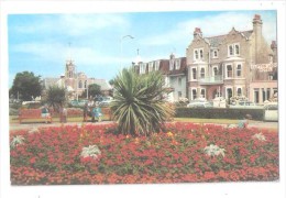 Clacton On Sea Carnarvon Road, Used With A 4d Red Stamp Postcard 1969 Essex - Clacton On Sea