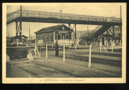 Seine Inférieure 76 Sotteville 10 La Gare Et La Passerelle La Cigogne Coupure Sur Le Bord Inférieur - Sotteville Les Rouen