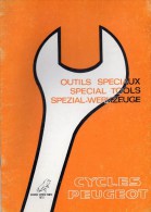 25 - BEAULIEU VALENTIGNEY- MONTBELIARD- BEAU CATALOGUE OUTILS SPECIAUX MOTO PEUGEOT- SCOOTER- 1972 - Motos