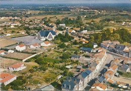 44  BOUAYE   VUE  AERIENNE  LE  CENTRE  DU  BOURG - Bouaye