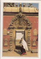 BF18702 Bhadgaon La Porte Doree Nepal   Front/back Image - Nepal