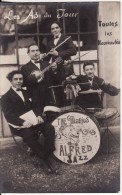 Carte Postale Photo Musicien-Spectacle Musique JAZZ "Marius Alfred Jazz"-Les As Du Jour-Instrument-Banjo-Bat Terie-Flute - Music And Musicians