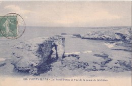 CPA Préfailles La Roche-Percée Et Vue De La Pointe De St-Gildas - Préfailles