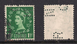 GB 1955 QE2 1 1/2d Wilding Perfins ( N R C ) Wmk 165 SG 542. .  . ( A1085 ) - Gezähnt (perforiert)