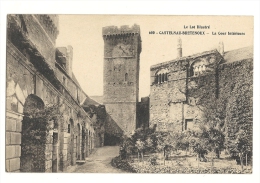 Cp, 46, Castelnau - Bretonoux, La Cour Intérieure - Bretenoux