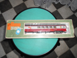 TRAIN  WAGON  LIMA H0 1/87  Gril Express - Passenger Trains