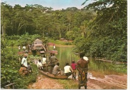 CPM GABON NGOUNIE SCENES DE VIE La Traversée De La NGounié En Saison Des Pluies - Gabon