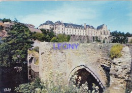 CPSM 10X15  De THOUARS   (79) -  Le Vieux Pont Et Le Château Des Ducs De La TREMOILLE - Thouars