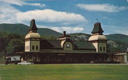 North Conway Railrod Station With Moat Mountain Range In Background White Mountains New Hampshire - White Mountains