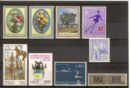 ITALIE - LOT DE TIMBRES NEUFS DIFFERENTS AVEC GOMME - Collections