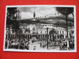 QUITO Parque Independencid - Equateur