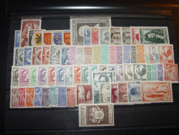 ANNEE COMPLETE FRANCE 1944 NSC **  70 TIMBRES YT 599 - 668  ( YEAR SET JAHRGANG ) - 1940-1949